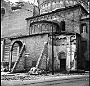 Il Battistero del Duomo puntellato dopo il bombardamento . II guerra mondiale. (Oscar Mario Zatta)